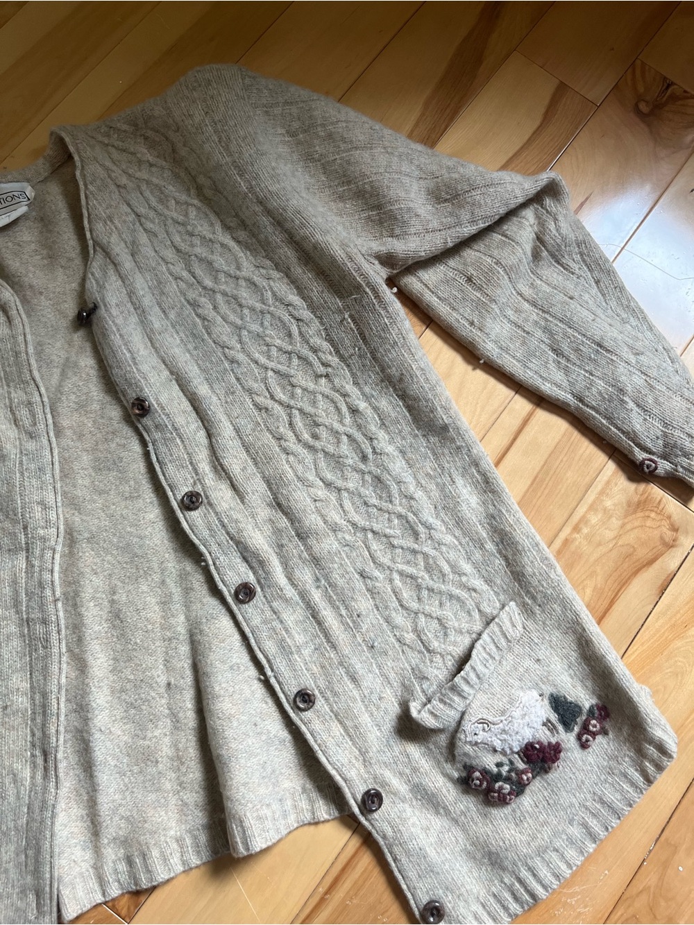 Cute sheep sweater - Picture 7 of 7